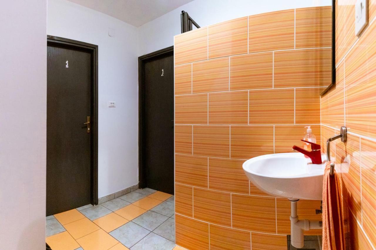 Green Hostel Zadar Bagian luar foto